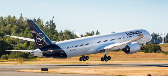 Lufthansa 787 Dreamliner taking off